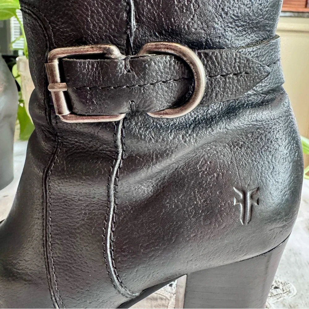 Frye Parker D  Black Leather stacked heel Boots size 8M - Picture 9 of 9